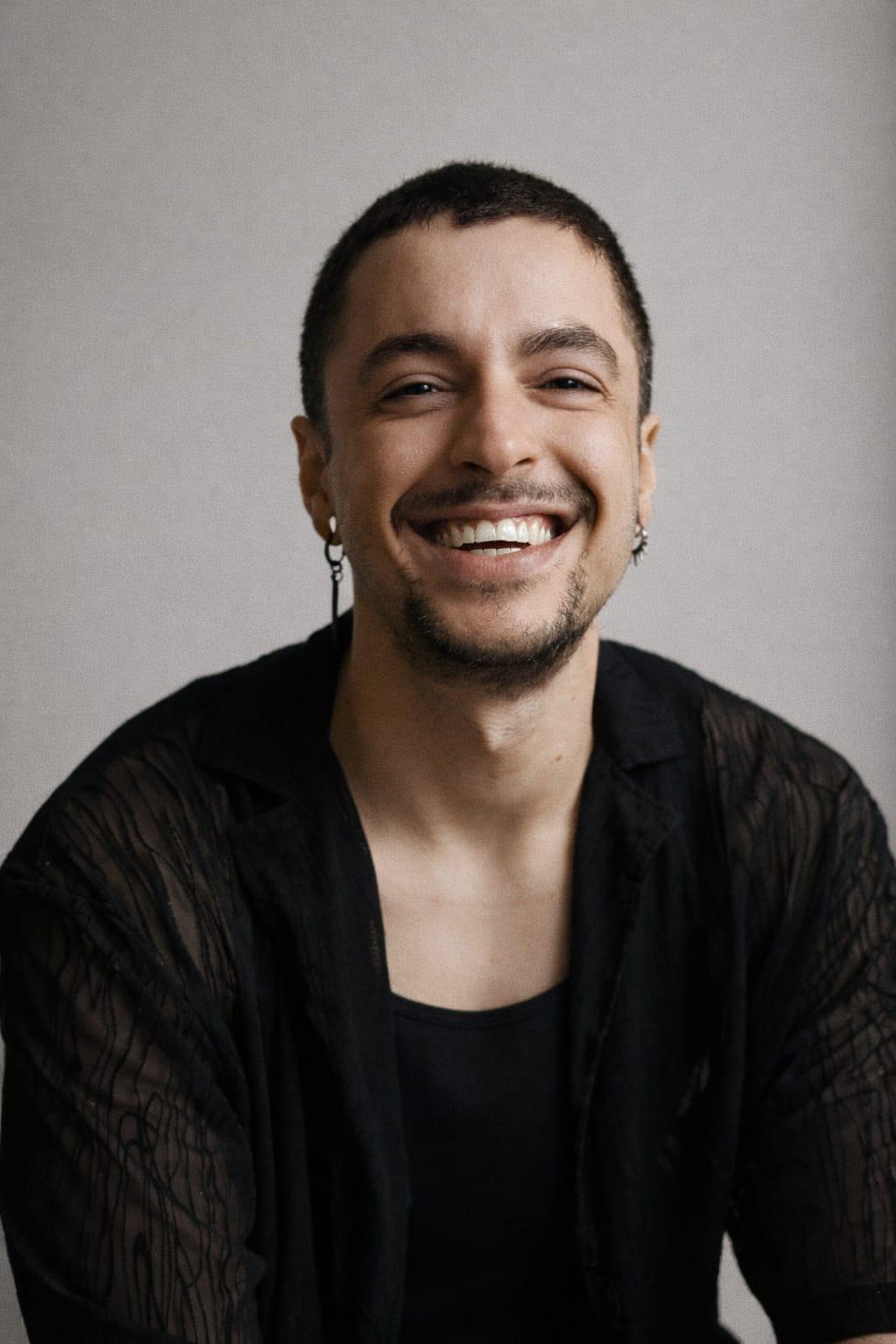 Nouã — Cabeleireiro e Artista